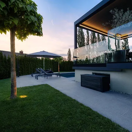 Platschberg Urban Hideaway - Stilvolles Ferienhaus Mit Pool An Der Weinstrasse Berghausen Room photo